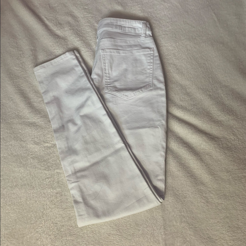 White high rise skinny jeans, brand: No boundaries Size: 7 teens